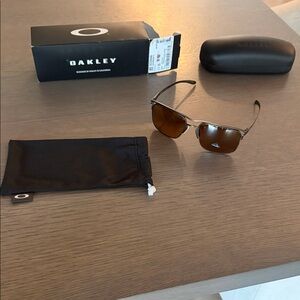 Oakley men’s sunglasses